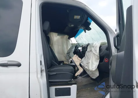 2019 Mercedes-Benz Sprinter 2500 High Roof I4 z USA, uszkodzony, nr VIN WDZPF1ED5KT006876